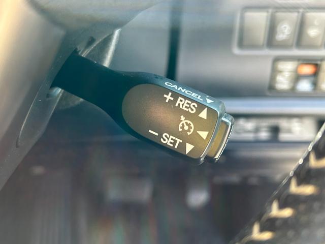 ヴォクシー ZS 煌 全国一年保証・純正ナビ・フルセグTV・フリップダウンモニター・両側電動スライドドア・社外足回り・スマートキー・電動格納ミラー(28枚目)