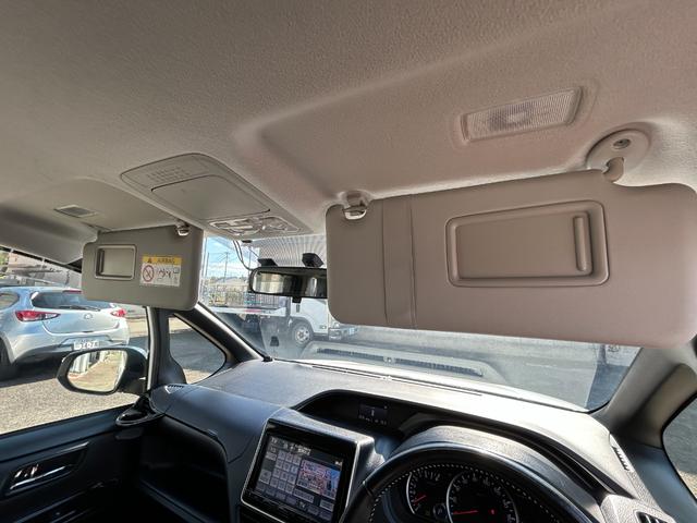 ヴォクシー ZS 煌 全国一年保証・純正ナビ・フルセグTV・フリップダウンモニター・両側電動スライドドア・社外足回り・スマートキー・電動格納ミラー(35枚目)