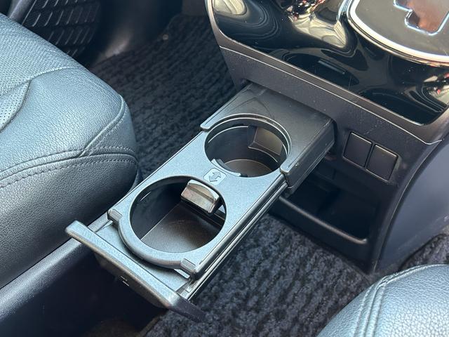 ヴォクシー ZS 煌 全国一年保証・純正ナビ・フルセグTV・フリップダウンモニター・両側電動スライドドア・社外足回り・スマートキー・電動格納ミラー(37枚目)