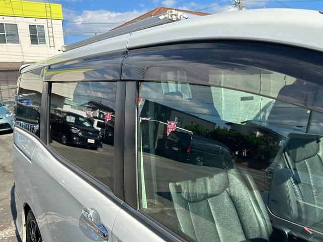 ヴォクシー ZS 煌 全国一年保証・純正ナビ・フルセグTV・フリップダウンモニター・両側電動スライドドア・社外足回り・スマートキー・電動格納ミラー(42枚目)