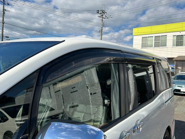 ヴォクシー ZS 煌 全国一年保証・純正ナビ・フルセグTV・フリップダウンモニター・両側電動スライドドア・社外足回り・スマートキー・電動格納ミラー(45枚目)