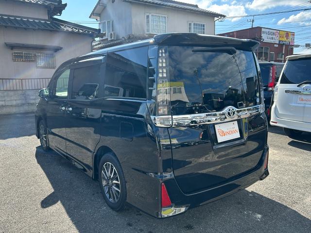 ヴォクシー ＺＳ　煌ＩＩ　全国一年保証・純正ナビ・フルセグＴＶ・フリップダウンモニター・両側電動スライドドア・スマートキー・電動格納ミラー・純正アルミホイール（5枚目）