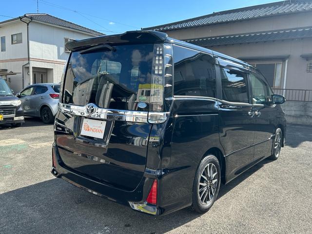 ヴォクシー ＺＳ　煌ＩＩ　全国一年保証・純正ナビ・フルセグＴＶ・フリップダウンモニター・両側電動スライドドア・スマートキー・電動格納ミラー・純正アルミホイール（7枚目）