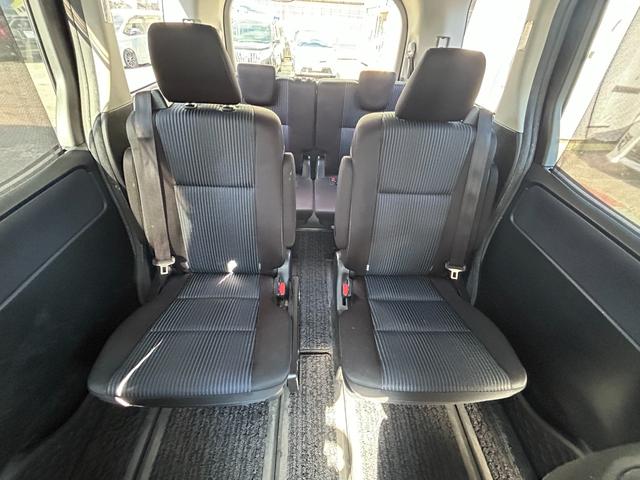 ヴォクシー ＺＳ　煌ＩＩ　全国一年保証・純正ナビ・フルセグＴＶ・フリップダウンモニター・両側電動スライドドア・スマートキー・電動格納ミラー・純正アルミホイール（11枚目）