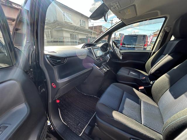 ヴォクシー ＺＳ　煌ＩＩ　全国一年保証・純正ナビ・フルセグＴＶ・フリップダウンモニター・両側電動スライドドア・スマートキー・電動格納ミラー・純正アルミホイール（12枚目）