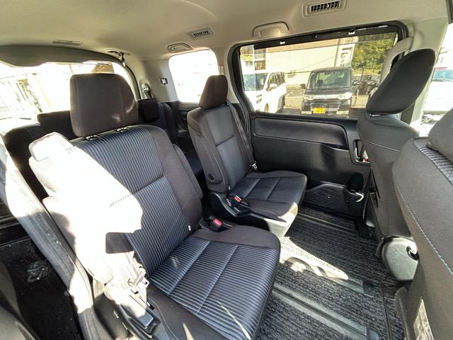 ヴォクシー ＺＳ　煌ＩＩ　全国一年保証・純正ナビ・フルセグＴＶ・フリップダウンモニター・両側電動スライドドア・スマートキー・電動格納ミラー・純正アルミホイール（17枚目）