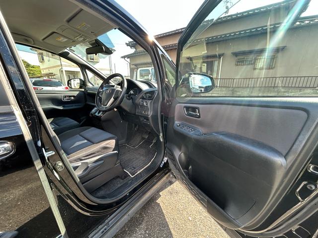 ヴォクシー ＺＳ　煌ＩＩ　全国一年保証・純正ナビ・フルセグＴＶ・フリップダウンモニター・両側電動スライドドア・スマートキー・電動格納ミラー・純正アルミホイール（20枚目）