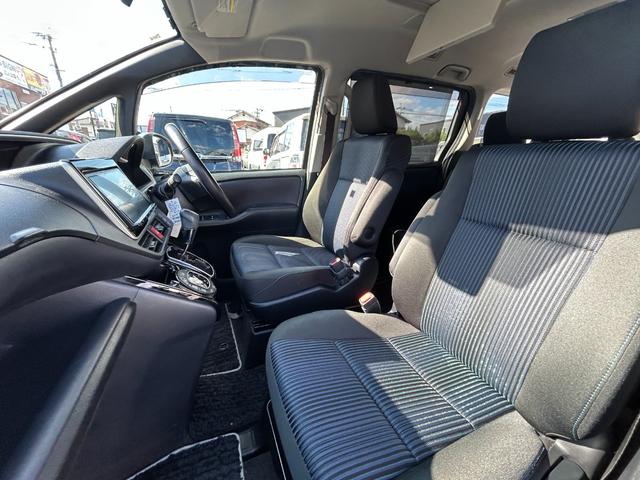 ヴォクシー ＺＳ　煌ＩＩ　全国一年保証・純正ナビ・フルセグＴＶ・フリップダウンモニター・両側電動スライドドア・スマートキー・電動格納ミラー・純正アルミホイール（23枚目）