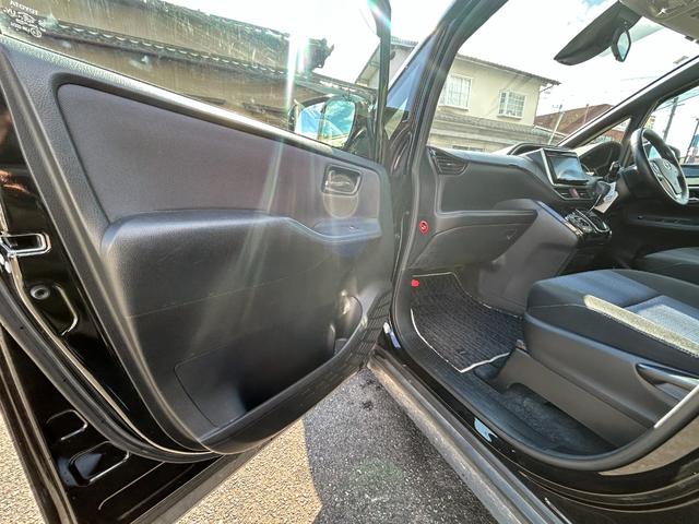 ヴォクシー ＺＳ　煌ＩＩ　全国一年保証・純正ナビ・フルセグＴＶ・フリップダウンモニター・両側電動スライドドア・スマートキー・電動格納ミラー・純正アルミホイール（24枚目）