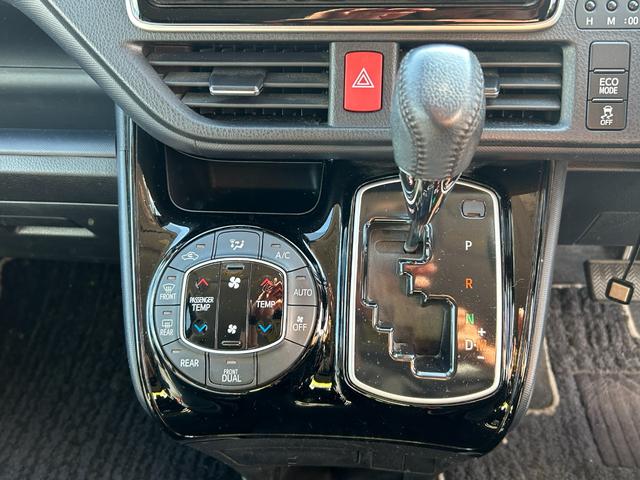 ヴォクシー ＺＳ　煌ＩＩ　全国一年保証・純正ナビ・フルセグＴＶ・フリップダウンモニター・両側電動スライドドア・スマートキー・電動格納ミラー・純正アルミホイール（30枚目）