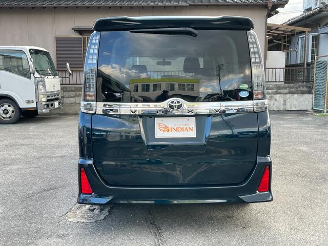 ヴォクシー ＺＳ　全国一年保証・社外ナビ・フルセグＴＶ・バックカメラ・社外フリップダウンモニター・両側パワースライド・純正アルミホイール・スマートキー・ＥＴＣ（6枚目）