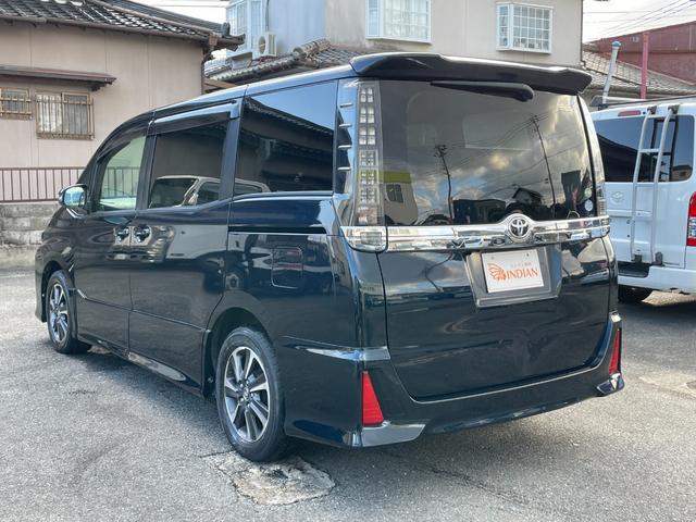 ヴォクシー ＺＳ　全国一年保証・社外ナビ・フルセグＴＶ・バックカメラ・社外フリップダウンモニター・両側パワースライド・純正アルミホイール・スマートキー・ＥＴＣ（7枚目）