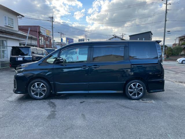 ヴォクシー ＺＳ　全国一年保証・社外ナビ・フルセグＴＶ・バックカメラ・社外フリップダウンモニター・両側パワースライド・純正アルミホイール・スマートキー・ＥＴＣ（8枚目）