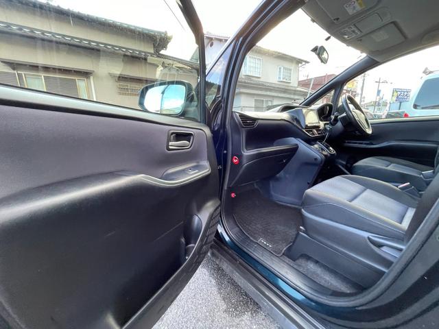 ヴォクシー ＺＳ　全国一年保証・社外ナビ・フルセグＴＶ・バックカメラ・社外フリップダウンモニター・両側パワースライド・純正アルミホイール・スマートキー・ＥＴＣ（14枚目）