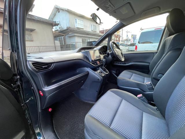 ヴォクシー ＺＳ　全国一年保証・社外ナビ・フルセグＴＶ・バックカメラ・社外フリップダウンモニター・両側パワースライド・純正アルミホイール・スマートキー・ＥＴＣ（15枚目）