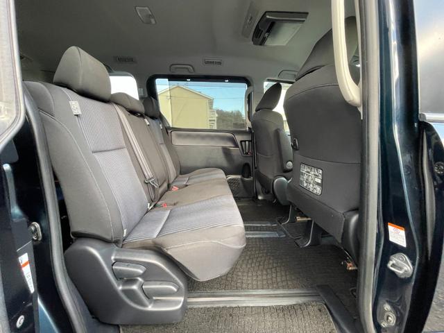 ヴォクシー ＺＳ　全国一年保証・社外ナビ・フルセグＴＶ・バックカメラ・社外フリップダウンモニター・両側パワースライド・純正アルミホイール・スマートキー・ＥＴＣ（21枚目）