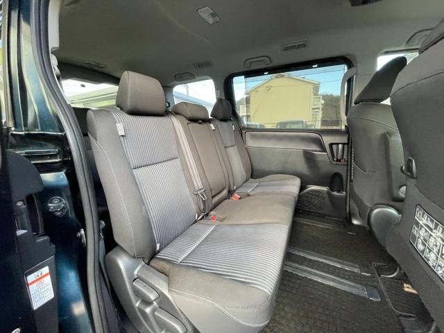 ヴォクシー ＺＳ　全国一年保証・社外ナビ・フルセグＴＶ・バックカメラ・社外フリップダウンモニター・両側パワースライド・純正アルミホイール・スマートキー・ＥＴＣ（22枚目）