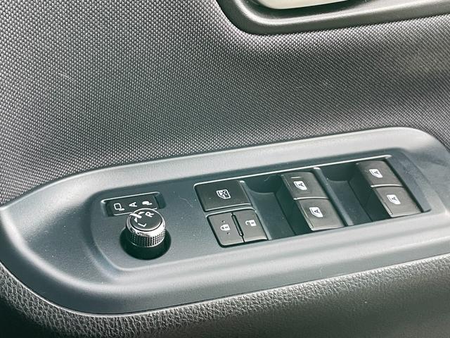 ヴォクシー ＺＳ　全国一年保証・社外ナビ・フルセグＴＶ・バックカメラ・社外フリップダウンモニター・両側パワースライド・純正アルミホイール・スマートキー・ＥＴＣ（30枚目）