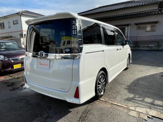 ヴォクシー ＺＳ　煌　全国一年保証・社外ナビ・フルセグＴＶ・両側パワースライド・スマートキー・ＥＴＣ・リアクーラー・純正アルミホイール（7枚目）