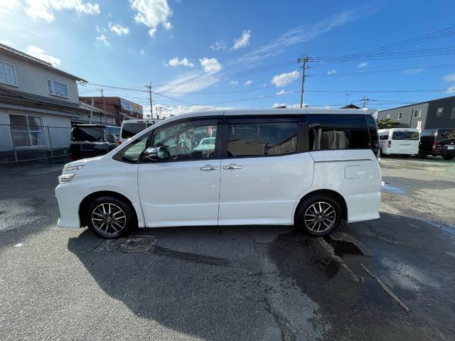 ヴォクシー ＺＳ　煌　全国一年保証・社外ナビ・フルセグＴＶ・両側パワースライド・スマートキー・ＥＴＣ・リアクーラー・純正アルミホイール（9枚目）