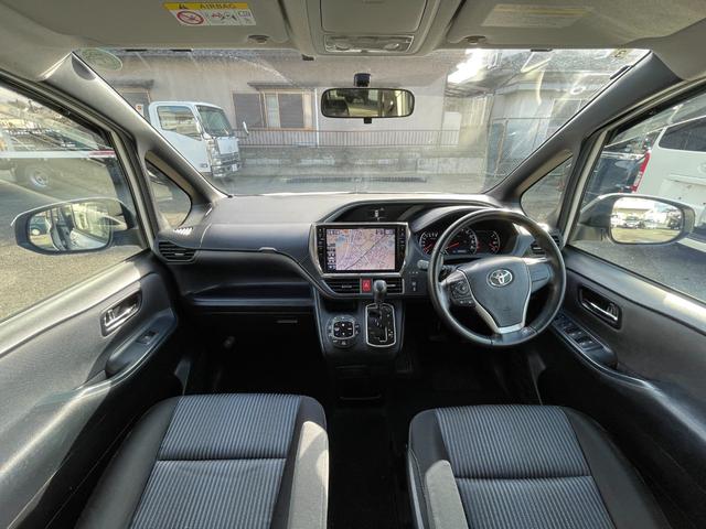 ヴォクシー ＺＳ　煌　全国一年保証・社外ナビ・フルセグＴＶ・両側パワースライド・スマートキー・ＥＴＣ・リアクーラー・純正アルミホイール（10枚目）