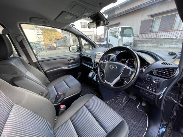 ������̔��X�̒����畾�Ђ̎��q�������������肪�Ƃ�������܂��B���Ђ̎ԗ��ɂ��ǂ蒅�����̂������̂������Ǝv���܂��̂ŁA���⍇�������҂����Ă���܂��B