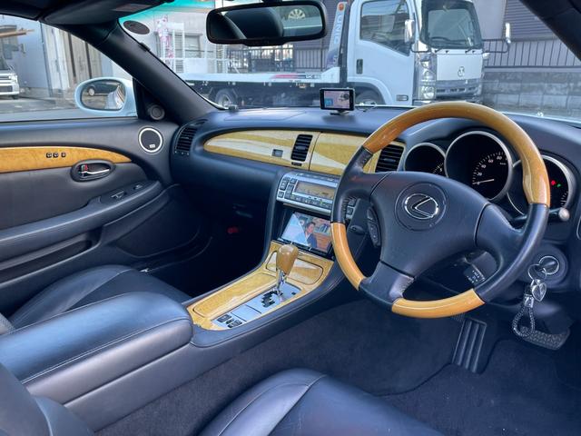 ＳＣ ＳＣ４３０　社外ナビ・フルセグＴＶ・マークレビンソン・電動オープン・黒革シート・ウッドコンビハンドル・ＥＴＣ・パワーシート・社外エアロ（12枚目）