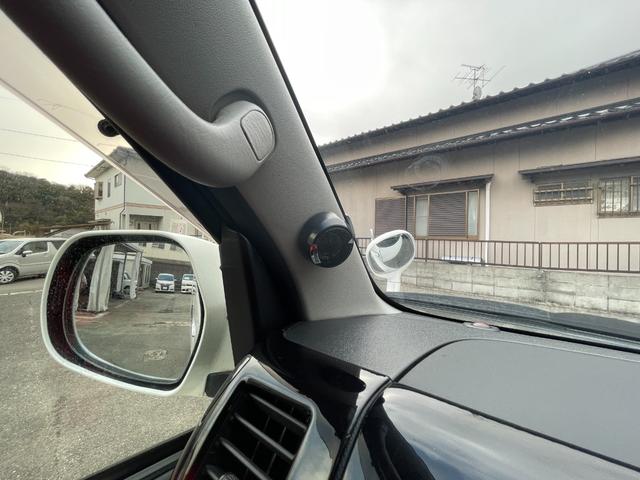 ハイエースバン スーパーＧＬ　ダークプライム　全国一年保証・純正ナビ・ＴＶ・バックカメラ・Ｂｌｕｅｔｏｏｔｈ・スマートキー・プッシュスタート・シートカバー・ＥＴＣ・社外テールライト・エアロ・社外１７インチアルミ・リアラダー・ルーフキャリア（31枚目）