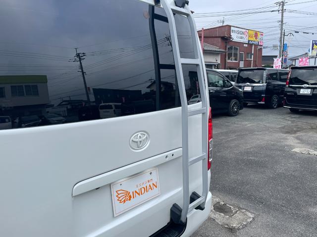 ハイエースバン スーパーＧＬ　ダークプライム　全国一年保証・純正ナビ・ＴＶ・バックカメラ・Ｂｌｕｅｔｏｏｔｈ・スマートキー・プッシュスタート・シートカバー・ＥＴＣ・社外テールライト・エアロ・社外１７インチアルミ・リアラダー・ルーフキャリア（43枚目）