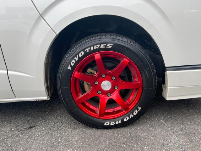 ハイエースバン スーパーＧＬ　ダークプライム　全国一年保証・純正ナビ・ＴＶ・バックカメラ・Ｂｌｕｅｔｏｏｔｈ・スマートキー・プッシュスタート・シートカバー・ＥＴＣ・社外テールライト・エアロ・社外１７インチアルミ・リアラダー・ルーフキャリア（45枚目）