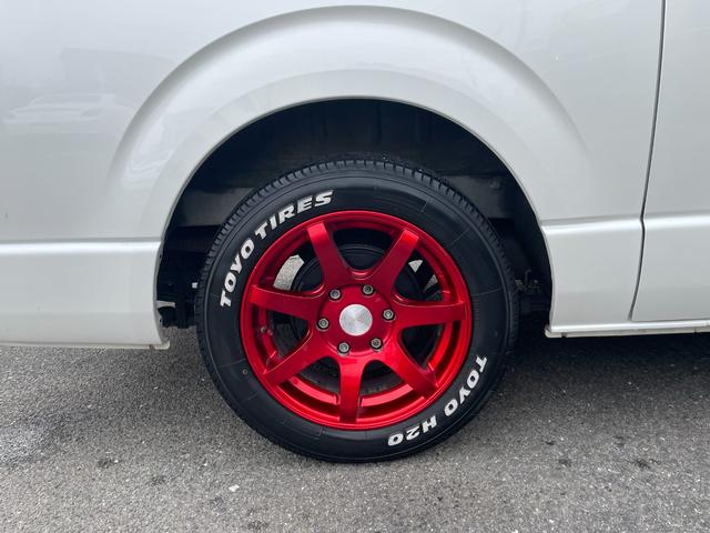 ハイエースバン スーパーＧＬ　ダークプライム　全国一年保証・純正ナビ・ＴＶ・バックカメラ・Ｂｌｕｅｔｏｏｔｈ・スマートキー・プッシュスタート・シートカバー・ＥＴＣ・社外テールライト・エアロ・社外１７インチアルミ・リアラダー・ルーフキャリア（46枚目）