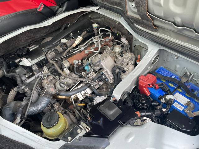 ハイエースバン スーパーＧＬ　ダークプライム　全国一年保証・純正ナビ・ＴＶ・バックカメラ・Ｂｌｕｅｔｏｏｔｈ・スマートキー・プッシュスタート・シートカバー・ＥＴＣ・社外テールライト・エアロ・社外１７インチアルミ・リアラダー・ルーフキャリア（48枚目）