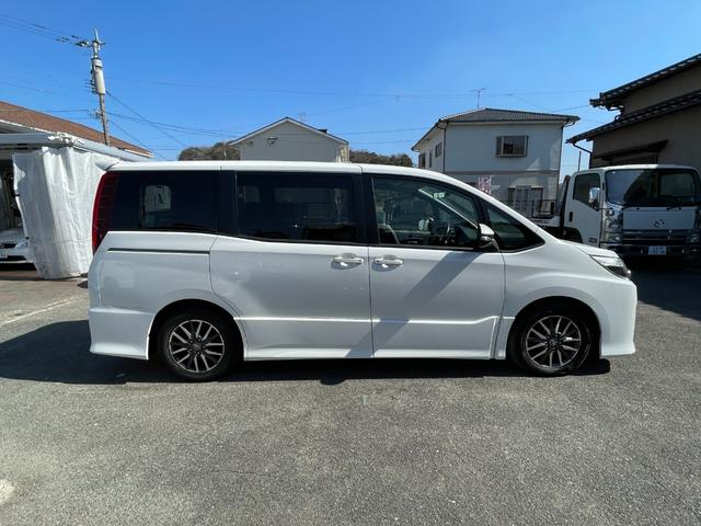 ノア Ｓｉ　全国一年保証・ナビ・バックカメラ・フルセグＴＶ・純正フリップダウンモニター・両側パワースライド・ＬＥＤヘッドライト・スマートキー・ＥＴＣ（5枚目）