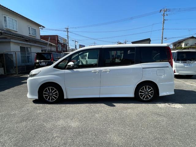 ノア Ｓｉ　全国一年保証・ナビ・バックカメラ・フルセグＴＶ・純正フリップダウンモニター・両側パワースライド・ＬＥＤヘッドライト・スマートキー・ＥＴＣ（9枚目）