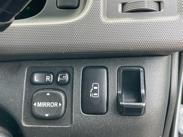 ������̔��X�̒����畾�Ђ̎��q�������������肪�Ƃ�������܂��B���Ђ̎ԗ��ɂ��ǂ蒅�����̂������̂������Ǝv���܂��̂ŁA���⍇�������҂����Ă���܂��B