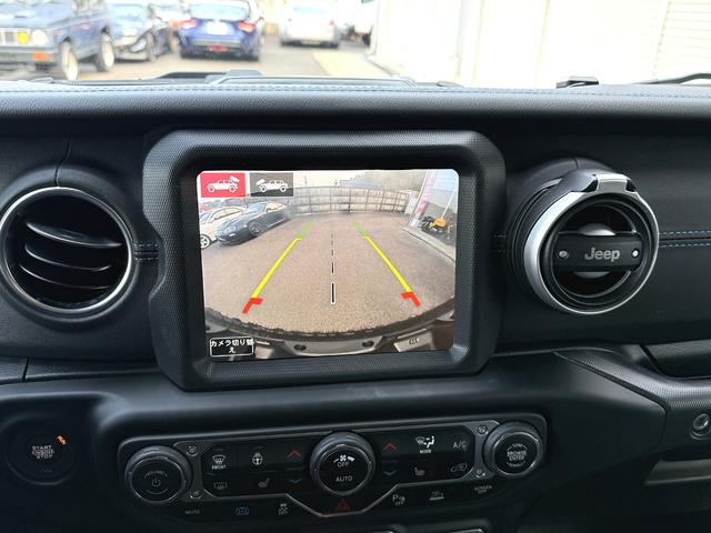 �����j�^�[�ɂ͑O���A����A������\�����܂���