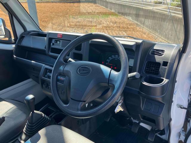 ご覧頂きまして誠に有難うございます!!是非ご来店して頂き、実際にご覧になって頂ければと思います。お客様からのご連絡をスタッフ一同、心よりお待ちしております