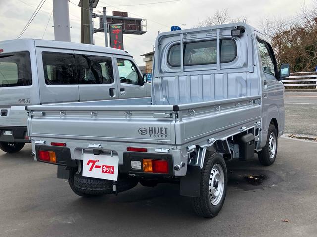 ハイゼットトラック スタンダード　４ＷＤ　ＭＴ　衝突被害軽減システム　クリアランスソナー　アイドリングストップ　オートライト　ＡＢＳ　ＥＳＣ　エアコン　パワーステアリング　運転席エアバッグ（6枚目）