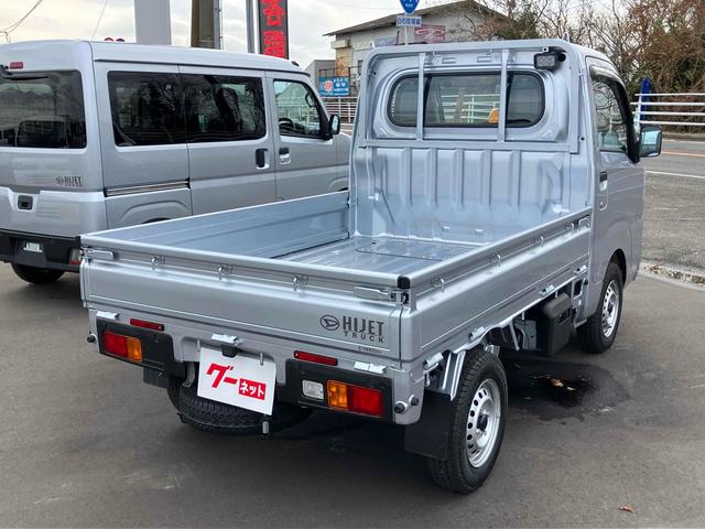 ハイゼットトラック スタンダード　４ＷＤ　ＭＴ　衝突被害軽減システム　クリアランスソナー　アイドリングストップ　オートライト　ＡＢＳ　ＥＳＣ　エアコン　パワーステアリング　運転席エアバッグ（7枚目）
