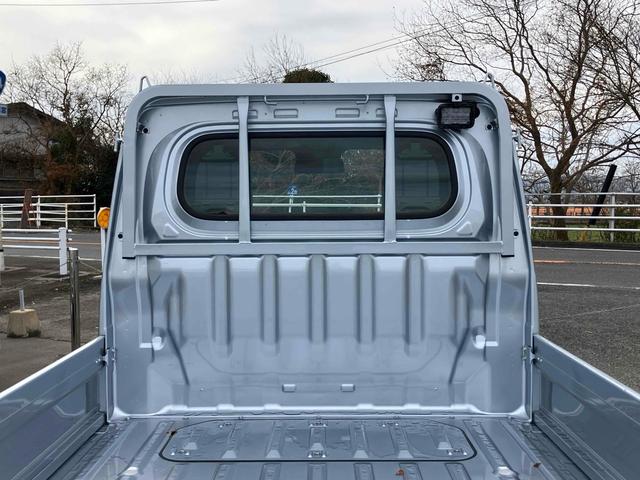 ハイゼットトラック スタンダード　４ＷＤ　ＭＴ　衝突被害軽減システム　クリアランスソナー　アイドリングストップ　オートライト　ＡＢＳ　ＥＳＣ　エアコン　パワーステアリング　運転席エアバッグ（12枚目）