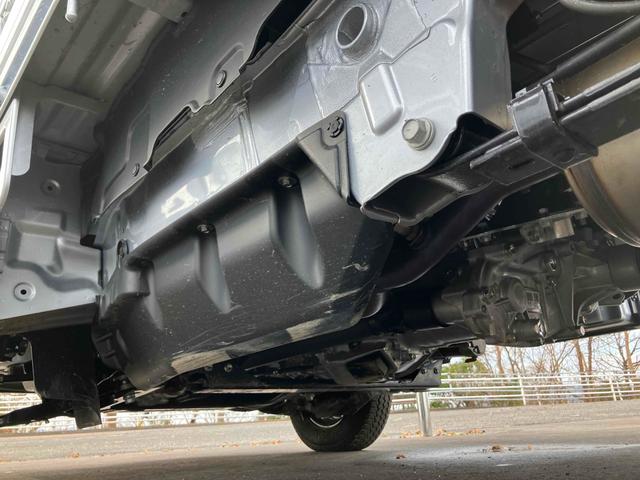 ハイゼットトラック スタンダード　４ＷＤ　ＭＴ　衝突被害軽減システム　クリアランスソナー　アイドリングストップ　オートライト　ＡＢＳ　ＥＳＣ　エアコン　パワーステアリング　運転席エアバッグ（18枚目）
