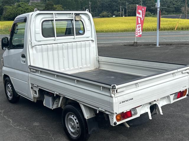 ミニキャブトラック Vタイプ 4WD(スイッチ切り替え)タイミングベルト交換済み 予備車検済み エアコン パワステ 荷台灯 荷台マット付き(8枚目)