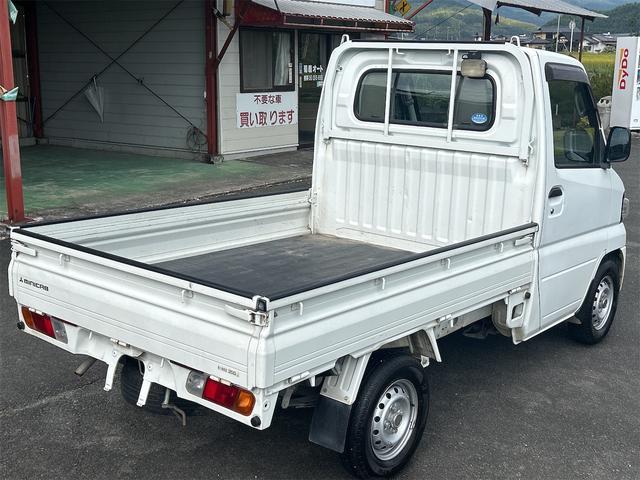 ミニキャブトラック Vタイプ 4WD(スイッチ切り替え)タイミングベルト交換済み 予備車検済み エアコン パワステ 荷台灯 荷台マット付き(9枚目)