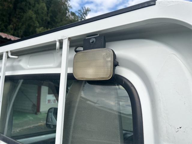 ミニキャブトラック Vタイプ 4WD(スイッチ切り替え)タイミングベルト交換済み 予備車検済み エアコン パワステ 荷台灯 荷台マット付き(17枚目)