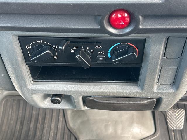 ミニキャブトラック 　２ＷＤ　エアコン　パワステ　シートカバー付き（17枚目）