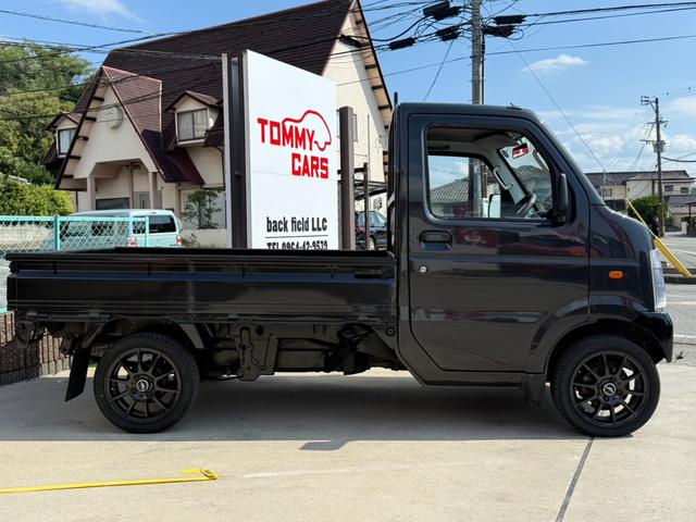 キャリイトラック ＫＣエアコン・パワステ　カルパチアグレー全塗装／新品シートカバー／社外ステアリング／４ＷＤ／社外アルミ／社外シフトノブ／エアコン／パワステ／５ＭＴ／ライトスモーク加工ヘッドライト＆テールレンズ／マッドフラップ／バンパーカット（7枚目）