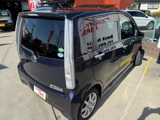 ステラ カスタムＲ　スマートアシスト　純正ナビ／フルセグＴＶ／バックカメラ／Ｂｌｕｅｔｏｏｔｈ対応／ＬＥＤオートライト／黄フォグ／スマートアシスト／プッシュスタート／アイドリングストップ／革巻きステア／純正アルミ／禁煙／車検令和９年１０月（9枚目）