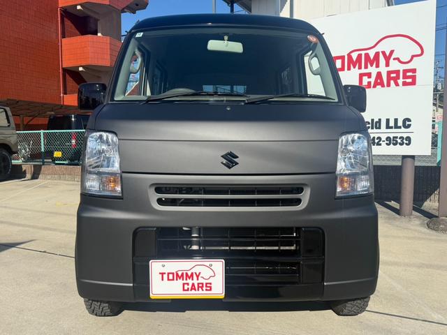 エブリイ ジョイン マットグレー全塗装/ブラックルーフ/新品マッドタイヤ(TOYOオープンカントリーRT)/ライトスモーク加工ヘッドライト&テールレンズ/キーレス/スペアキー/車検令和9年10月まで/PW/AC/5MT/(4枚目)