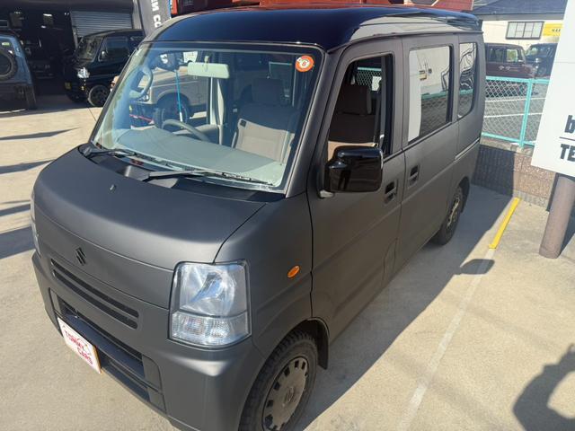 エブリイ ジョイン マットグレー全塗装/ブラックルーフ/新品マッドタイヤ(TOYOオープンカントリーRT)/ライトスモーク加工ヘッドライト&テールレンズ/キーレス/スペアキー/車検令和9年10月まで/PW/AC/5MT/(8枚目)