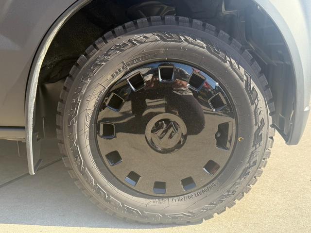 エブリイ ジョイン マットグレー全塗装/ブラックルーフ/新品マッドタイヤ(TOYOオープンカントリーRT)/ライトスモーク加工ヘッドライト&テールレンズ/キーレス/スペアキー/車検令和9年10月まで/PW/AC/5MT/(10枚目)